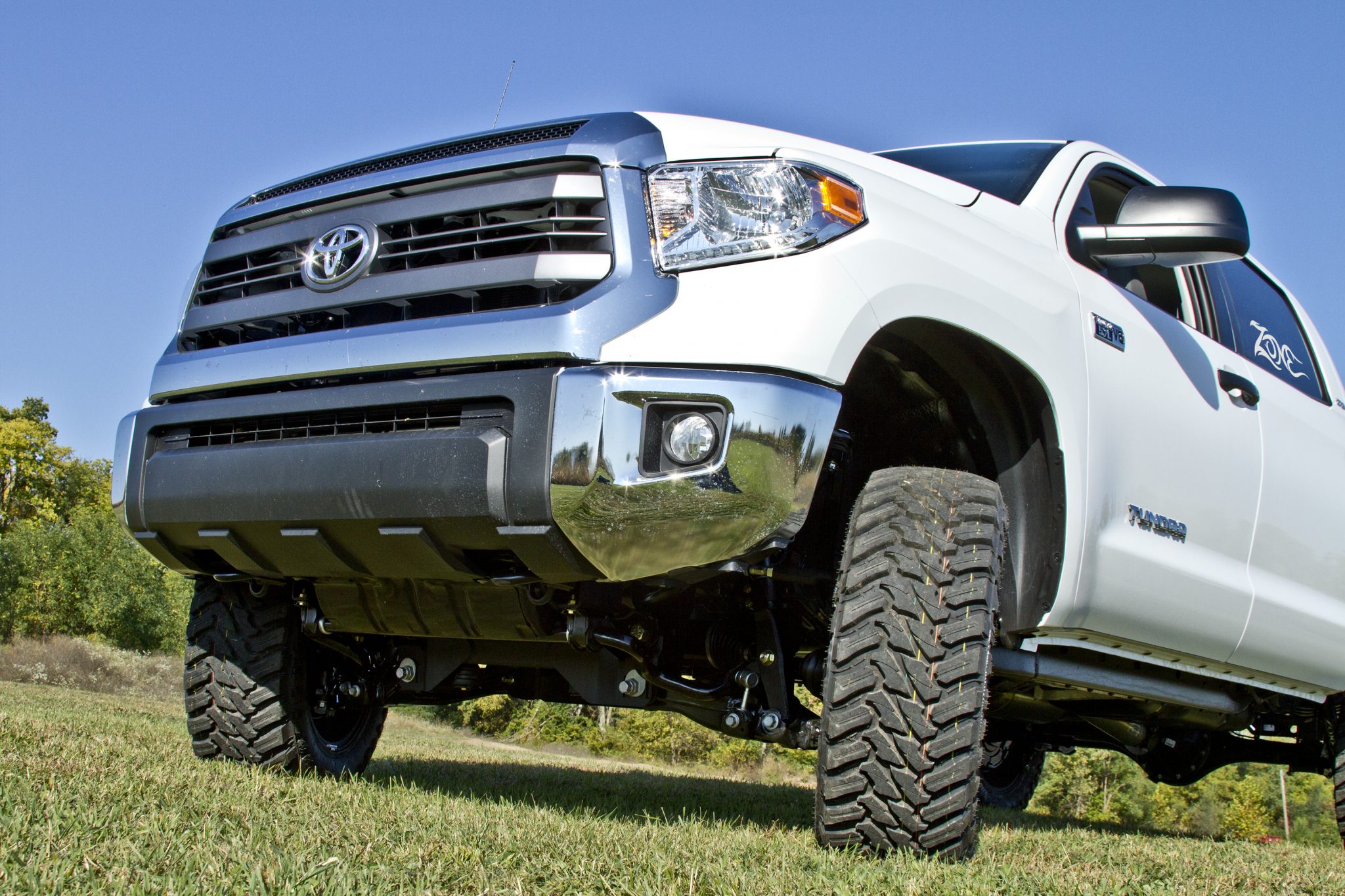 T1N - Zone Offroad 5" Lift Kit Suspension for 2007-2016 Toyota Tundra.